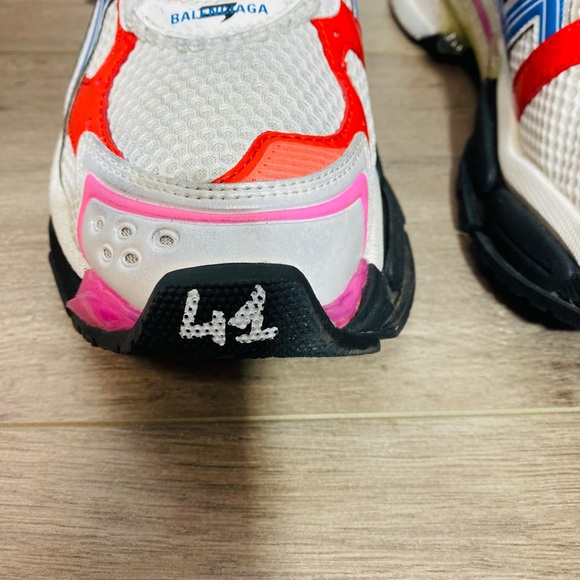 Use men BALENCIAGA Runner Multicolor Low Top Sneakers size 8 no box - Picture 3 of 16